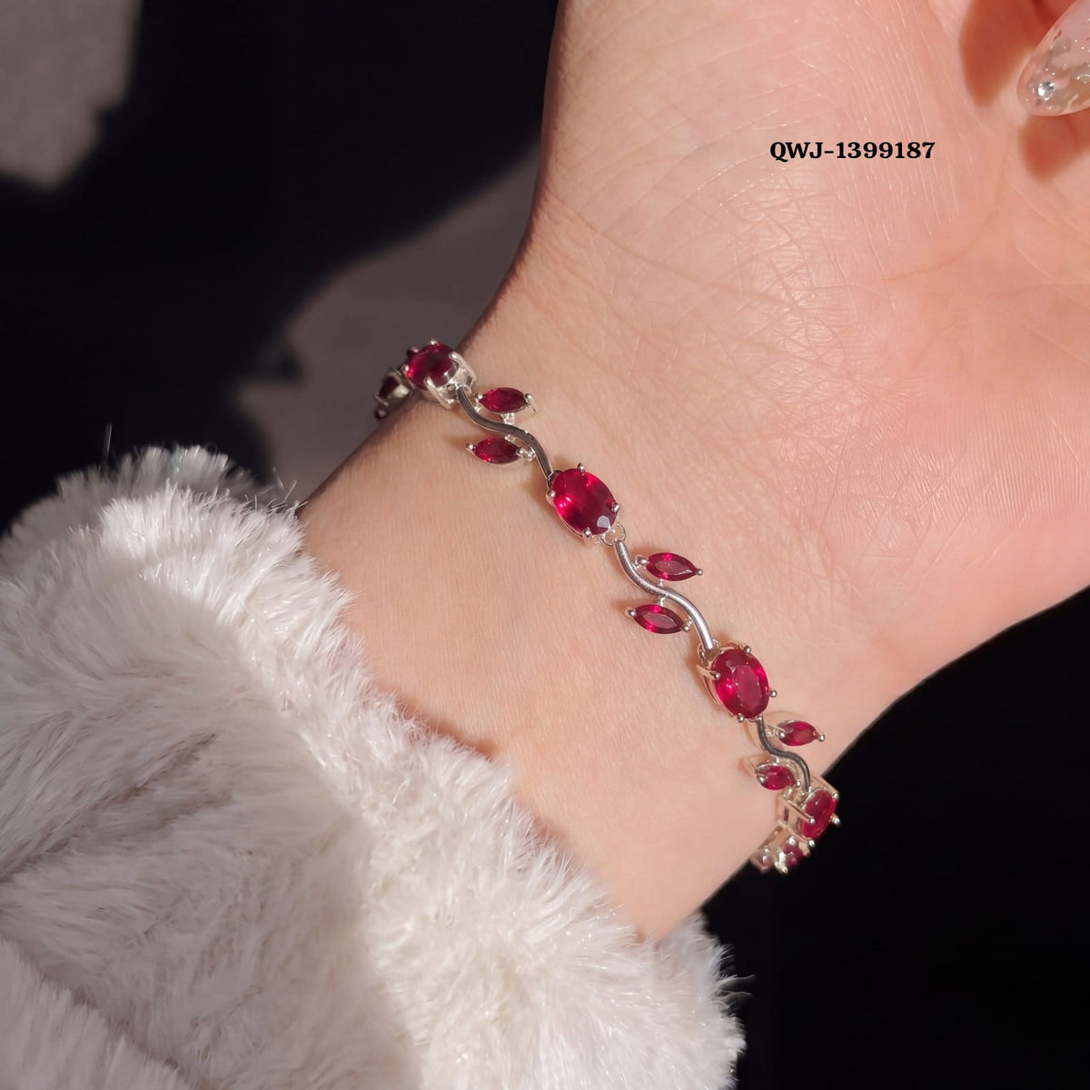 Tulip Bracelet – Premium Quality Stainless Steel Elegant Bracelet for Women